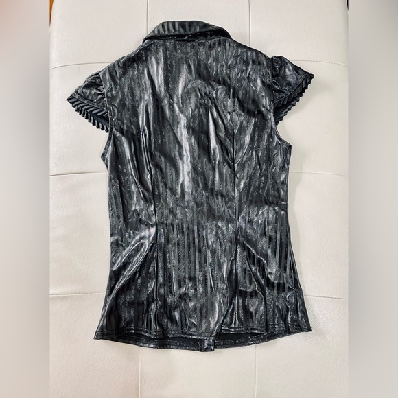 Lip Service Gothic Black Pinstripe Button Down Short Sleeve Shirt; Size XS - Picture 3 of 3